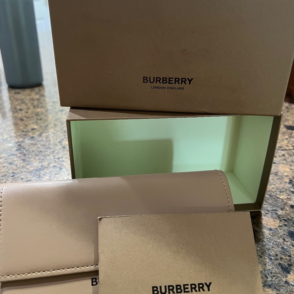 Burberry sunglasses